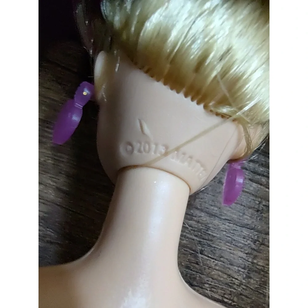 Barbie Color Reveal Doll Party Series Blonde/Pink Hair Mattel D37